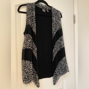 Chico’s black & white soft vest - Size small